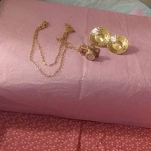 2 PC SET < neckess & earrings .